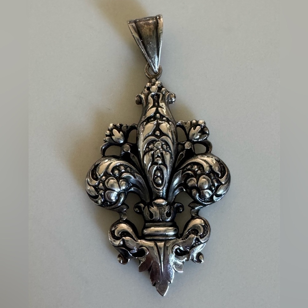 Peruzzi Firenze Silver Fleur-de-Lis Pendant